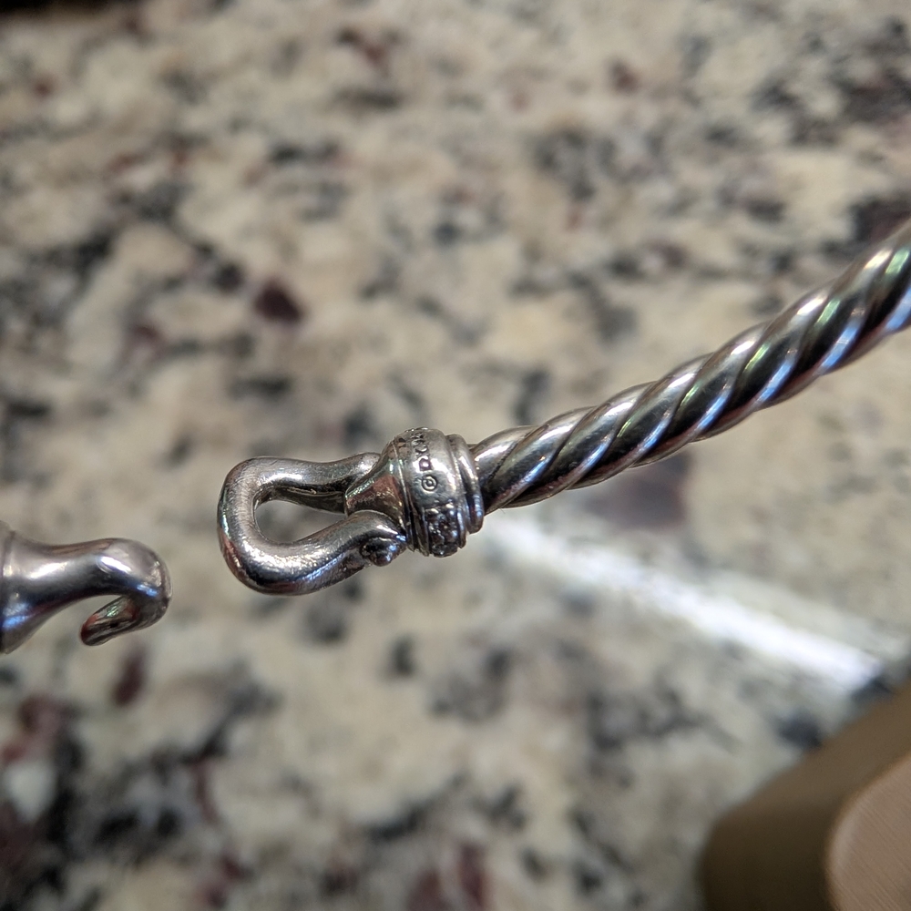Authentic David Yurman Silver Buckle Cable Bracelet with Diamonds - Picture 11 of 14